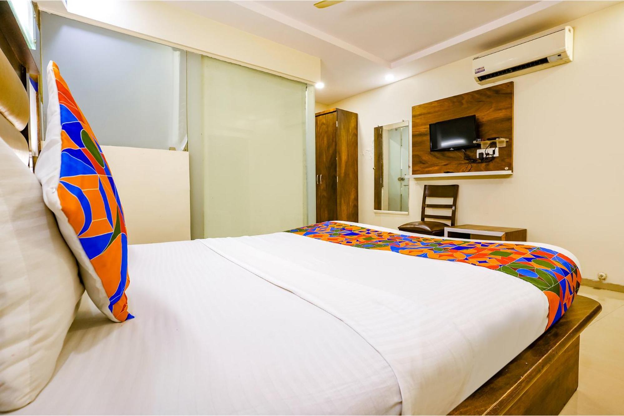 Hotel Naivedhya By Kwality Inn Thane Ngoại thất bức ảnh